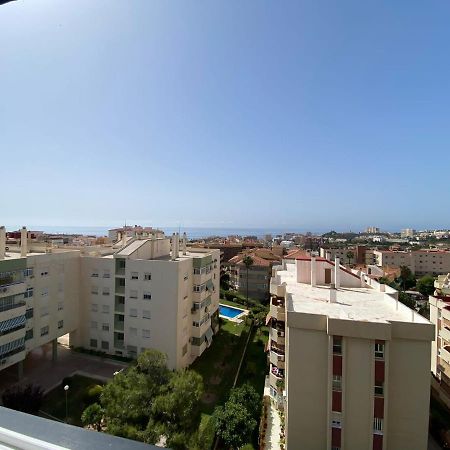 Apartamento con impresionante vista, piscina y parking Benalmádena Esterno foto