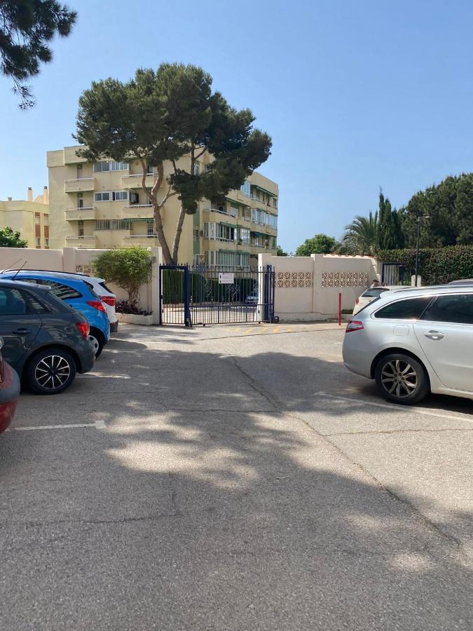 Apartamento con impresionante vista, piscina y parking Benalmádena Esterno foto