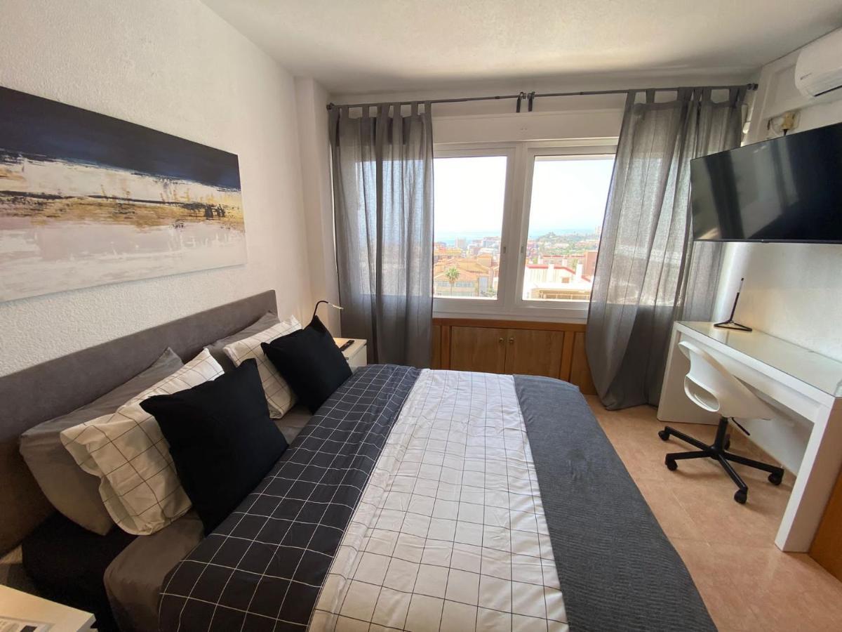 Apartamento con impresionante vista, piscina y parking Benalmádena Esterno foto